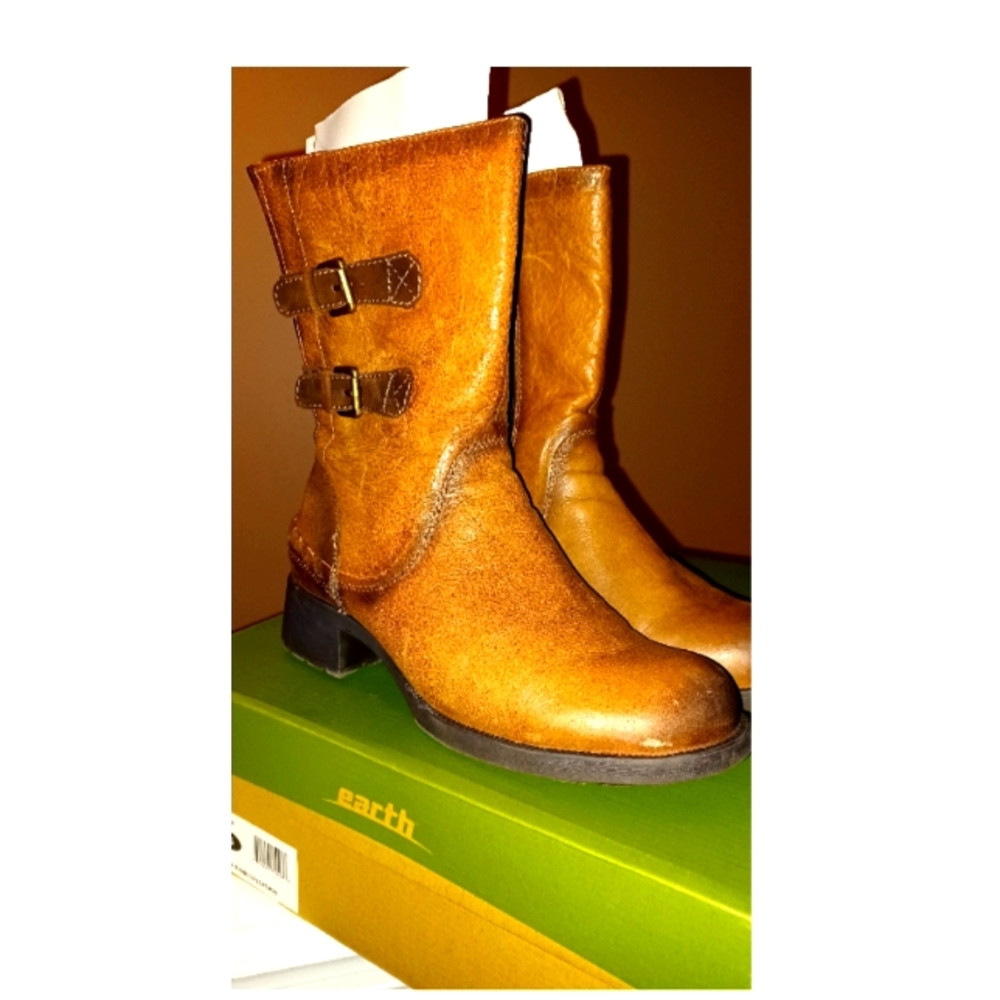 *BY EARTH* BROWN LEATHER/SUEDE BOOTS! 👢